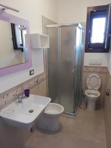 A bathroom at Il giardino dei tramonti Még 37 kép