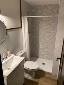 Un baño de La Casa de los Molineros