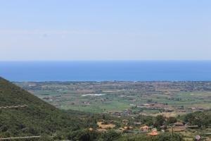 widok na miasto z góry w obiekcie L'Orologio Bed & Breakfast w Capaccio-Paestum