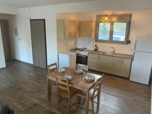 Kuchyň nebo kuchyňský kout v ubytování Seastone Villas