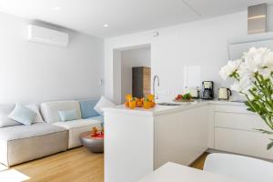 A kitchen or kitchenette at Townhouse Tonina
