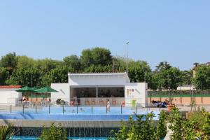 Bazén v ubytovaní Hotel Esplendid alebo v jeho blízkosti