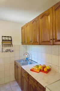 Η κουζίνα ή μικρή κουζίνα στο Nina