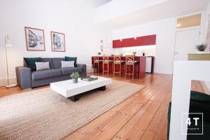 Gallery image of Calacatta Housing in Porto