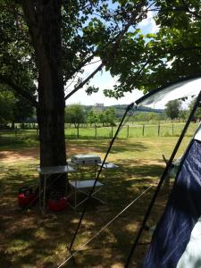 Camping Belle Vue外面的花园