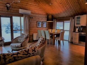 Η κουζίνα ή μικρή κουζίνα στο Geysir - Modern Log Cabin