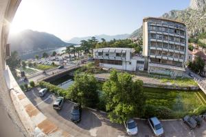 Pogled na planinu ili pogled na planinu iz apartmana
