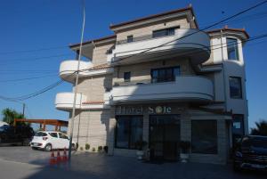 Budova, kde se hotel nachází