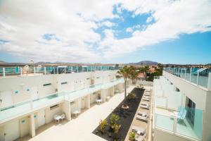Hotel Boutique TAO Caleta Mar内部或周边的泳池