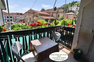 Rõdu või terrass majutusasutuses Jovanovic Guest House