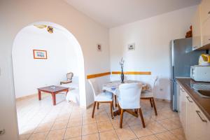 Kuchyň nebo kuchyňský kout v ubytování Apartment Franić