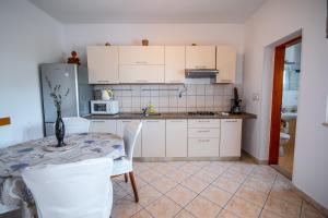 Nhà bếp/bếp nhỏ tại Apartment Franić