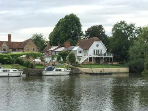 Gallery image of Thames Edge Rooms in Wallingford