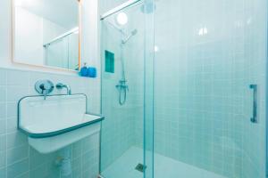 A bathroom at Be Mate Gran Vía Suites