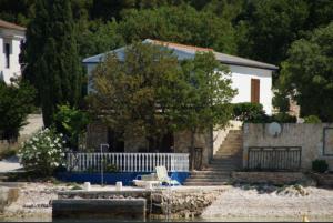 Ein Garten an der Unterkunft Apartments & Rooms Neno