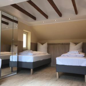 Säng eller sängar i ett rum på Hotel Select Suites & Aparts