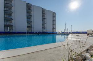 Sundlaugin á ICONA Diamond Beach eða í nágrenninu