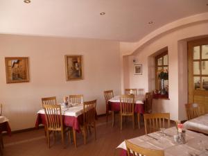 A restaurant or other place to eat at Hotel Da Si-Si
