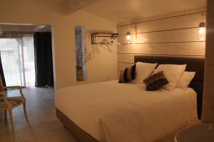 Gambar di galeri bagi Le Hameau Fleur de Pierres , Chambre , Gite et Table d'Hôtes di Murs +87 gambar