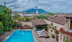 Výhled na bazén z ubytování Hotel Casa del Parque by AHS nebo okolí