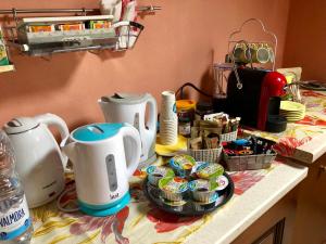 Coffee and tea making facilities at B&B Fior di Loto