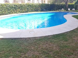 Basen w obiekcie Apartamento Los Pacos Fuengirola lub w pobliżu