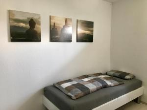 Un pat sau paturi într-o cameră la Haus Mozartstraße