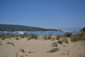 Foto dalla galleria di Apartmani Lidija a Rab
