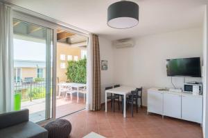 A kitchen or kitchenette at Luxury Apartment