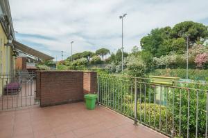 A garden outside Luxury Apartment