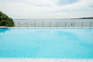 The swimming pool at or close to Luxury Apartment