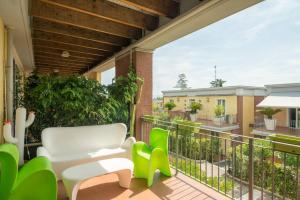 A balcony or terrace at Luxury Apartment