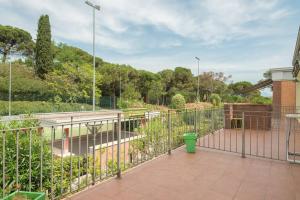 A garden outside Luxury Apartment