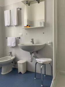 Koupelna v ubytování Hotel Loveno