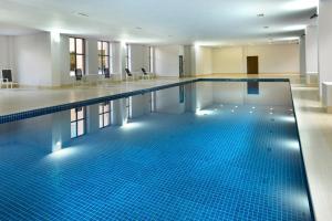 Bazén v ubytování Ani Grand Hotel Yerevan nebo v jeho okolí