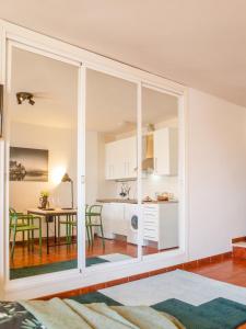 A kitchen or kitchenette at Amazing Studio Torremolinos