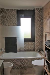 Phòng tắm tại El Limonero de Pría - Casa Vacacional