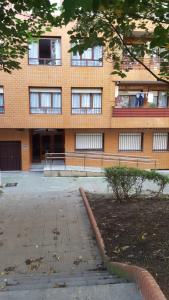 Budova, kde se apartmán nachází + 14 fotografií