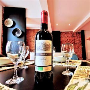 Fotografie z fotogalerie ubytování Le bon'appart - 50m de la cathédrale v destinaci Montauban