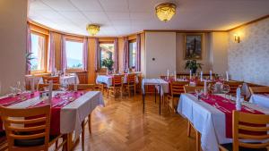 Restaurace v ubytování Hôtel Splendide