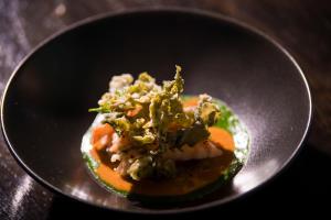 Makanan di atau berdekatan hotel