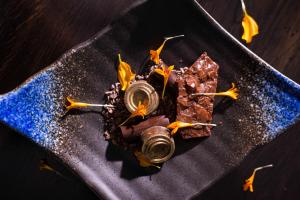 Makanan di atau berdekatan hotel