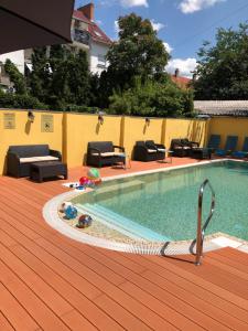 Bazén v ubytování Mosoly Apartman nebo v jeho okolí