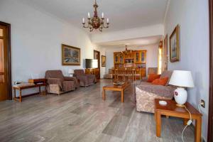 Istumisnurk majutusasutuses Laconian Collection #Mavrovouni By the Sea#