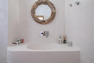 Bany a Santorini Crystal Blue Boutique Hotel