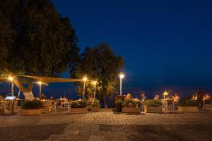 Foto de la galeria de Santorini Crystal Blue Boutique Hotel a Kamari