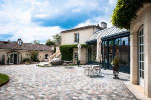 Gallery image of Domaine de Larchey in Saint-Médard-dʼEyrans