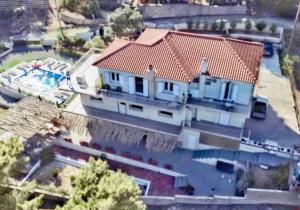 Bazén v ubytování Pessada Bay Studios and Apartments nebo v jeho okolí