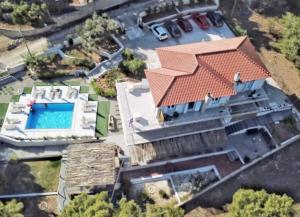 Bazén v ubytování Pessada Bay Studios and Apartments nebo v jeho okolí