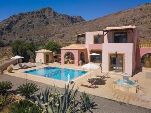 Bazén v ubytování Luxury Villa Ioannis nebo v jeho okolí